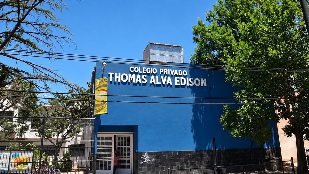 El colegio Thomas Alva Edison de Ituzaingó.
