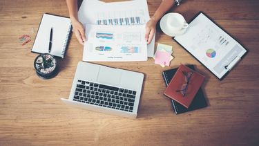 Claves y pasos para elaborar un resumen ejecutivo claro, conciso y persuasivo.