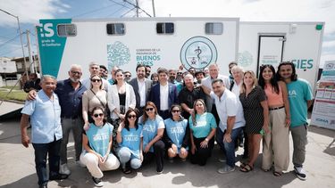 Axel Kicillof y sus ministros en la presentación en Santa Clara del Mar del Operativo De Sol a Sol 2025/26.