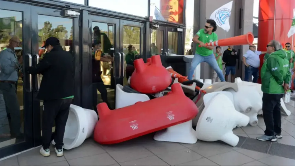 Incidentes en el Bahía Blanca Plaza Shopping el Viernes Santo.