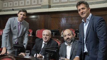 Los nuevos jefes y vices de los bloques opositores en el Senado.
