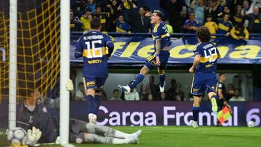 El festejo de los jugadores de Boca tras la goleada frente a Unión.