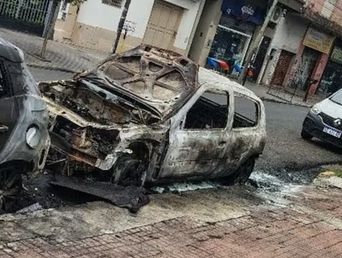 San Andrés, en el partido de San Martín, amaneció con dos nuevos incendios de autos.