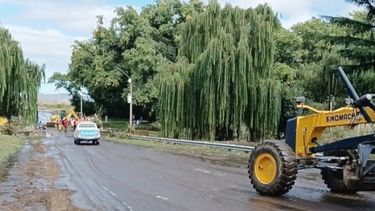 Calles anegadas y arroyos desbordados en toda la comarca de Sierra de la Ventana y Saldungaray. (La Nueva, gentileza Noticias Tornquist)