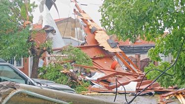 Destrozos por el temporal que azotó este martes a la localidad de Miramar. (Foto: Nacho Melucci./La Capital)