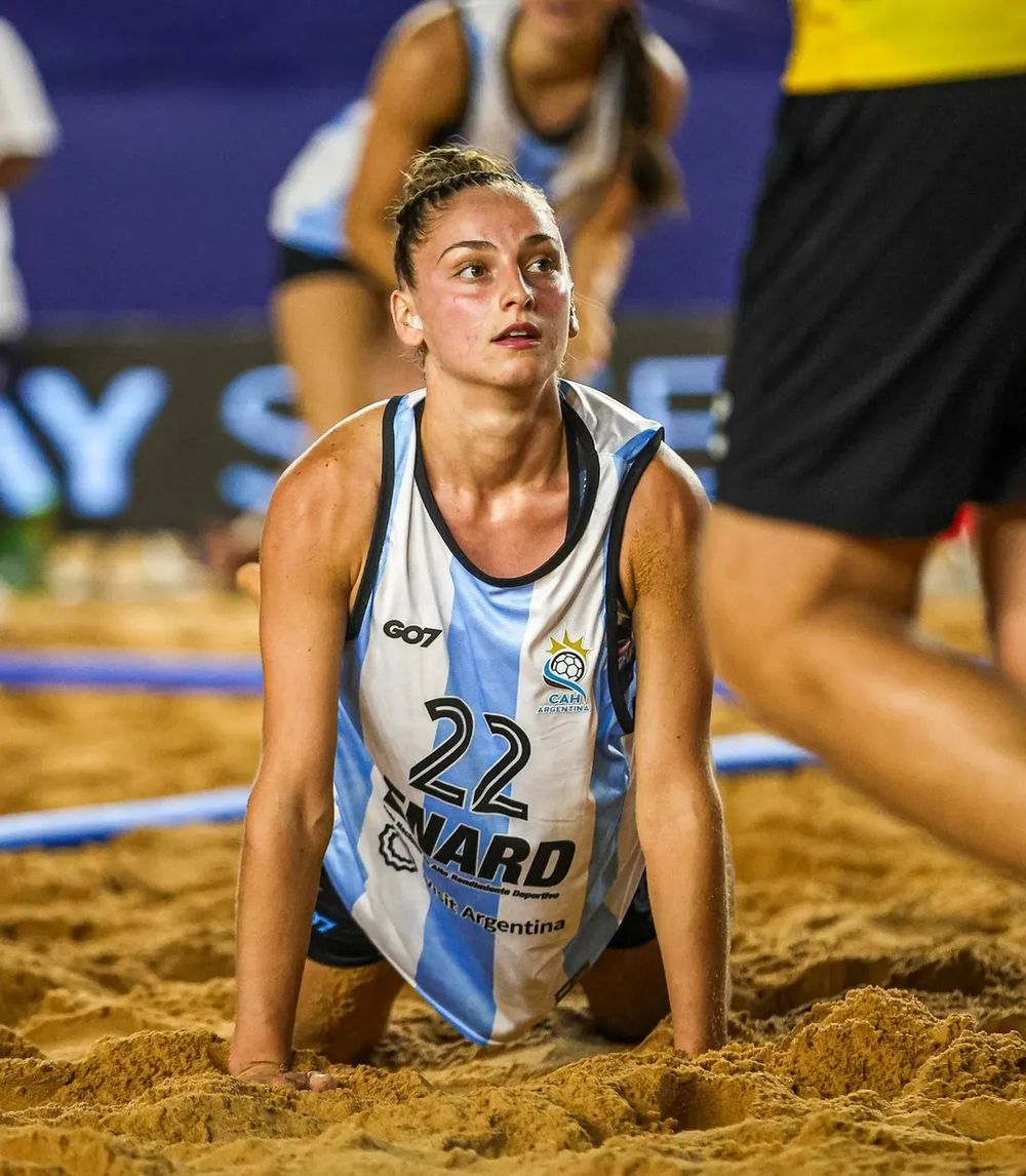 Giuliana Gamba, ahora, la número 22 de Las Kamikazes. Giuliana Gamba, ahora, la número 22 de Las Kamikazes.