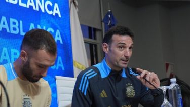Conferencia de prensa en Ezeiza, donde se anunciaron las medidas solidarias que llevará adelante la Selección Argentina para ayudar a los bahienses.