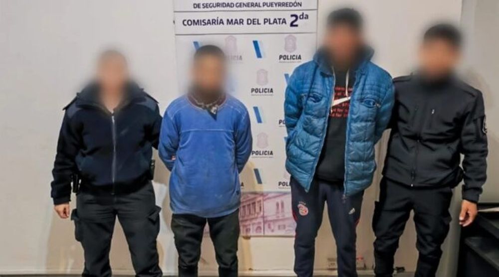 Los dos sujetos detenidos por amenazar y atacar la casa de tres ancianas en Mar del Plata.