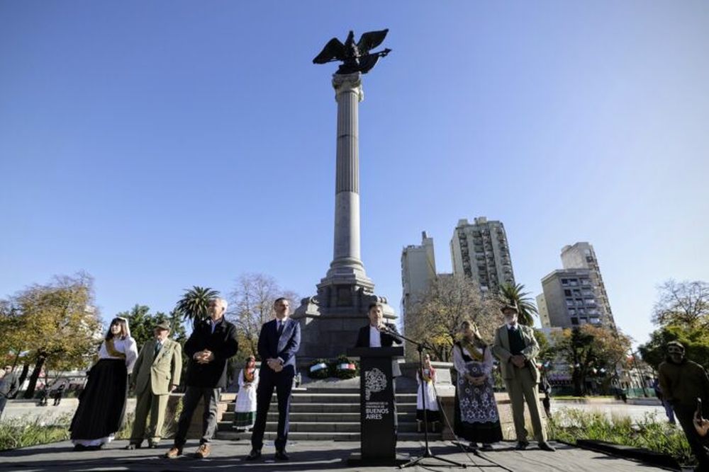 Axel Kicillof encabeza la inauguración de Plaza Italia en La Plata.