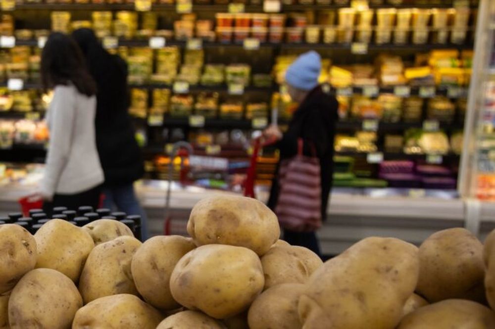 Personas en un supermercado. (Agencia Xinhua)