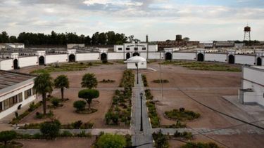 Agentes del Servicio Penitenciario Bonaerense irrumpieron en el pabellón de diversidad de la Unidad Penal 2 de Sierra Chica. - Verte -