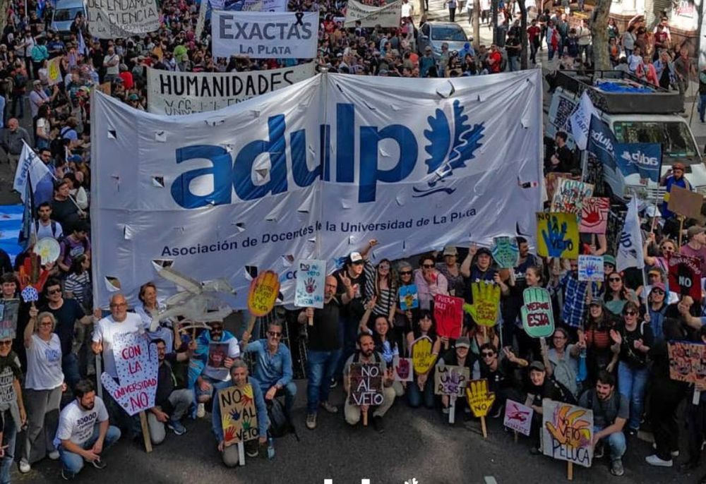 El reclamo universitario sigue en pie. (Foto ADULP)