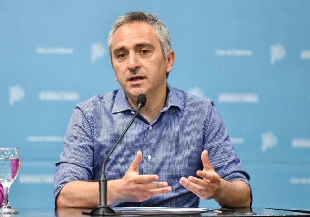 El ministro de Desarrollo de la Comunidad, Andrés Larroque.
