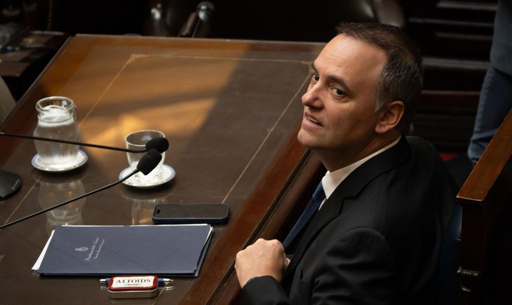 El jefe de Gabinete Manuel Adorni, en abril, durante su exposición en el Congreso.