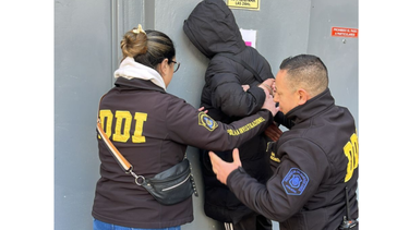 El menor de 17 años detenido en el centro de Mar del Plata. (La Capital)