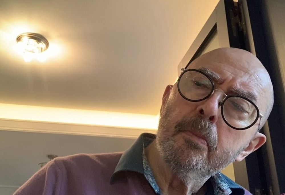 El músico Carlos Indio Solari, una de las personas más famosas con Parkinson en Argentina.