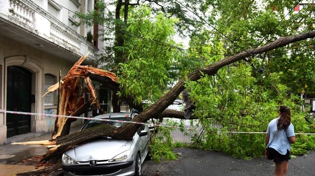 El viento y la lluvia castigaron a Mar del Plata.