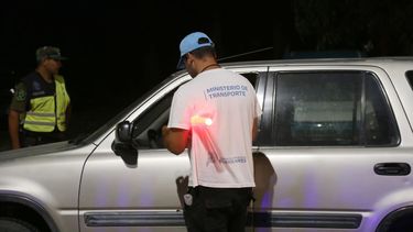 Un control de alcoholemia en plena ruta. Un control de alcoholemia en plena ruta.