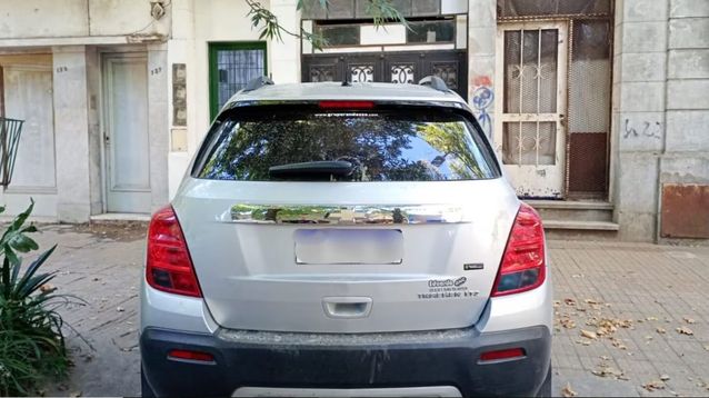 La camioneta en la que circulaba el sujeto ofreciendo caramelos a menores de edad.&nbsp; &nbsp;