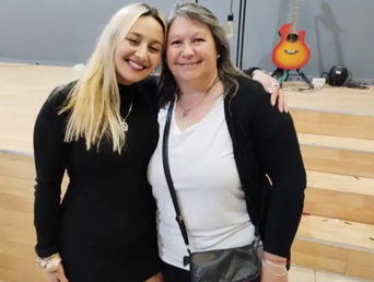 Mariana Belén Bustos y su mamá, Adriana Miriam Velázquez, las víctimas del doble femicidio. (La Nueva) Mariana Belén Bustos y su mamá, Adriana Miriam Velázquez, las víctimas del doble femicidio. (La Nueva)