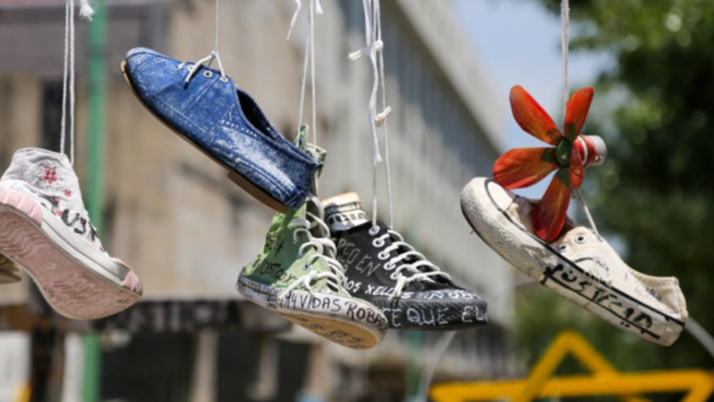Las zapatillas de lona, un símbolo de la fatídica noche del 30 de diciembre de 2004.