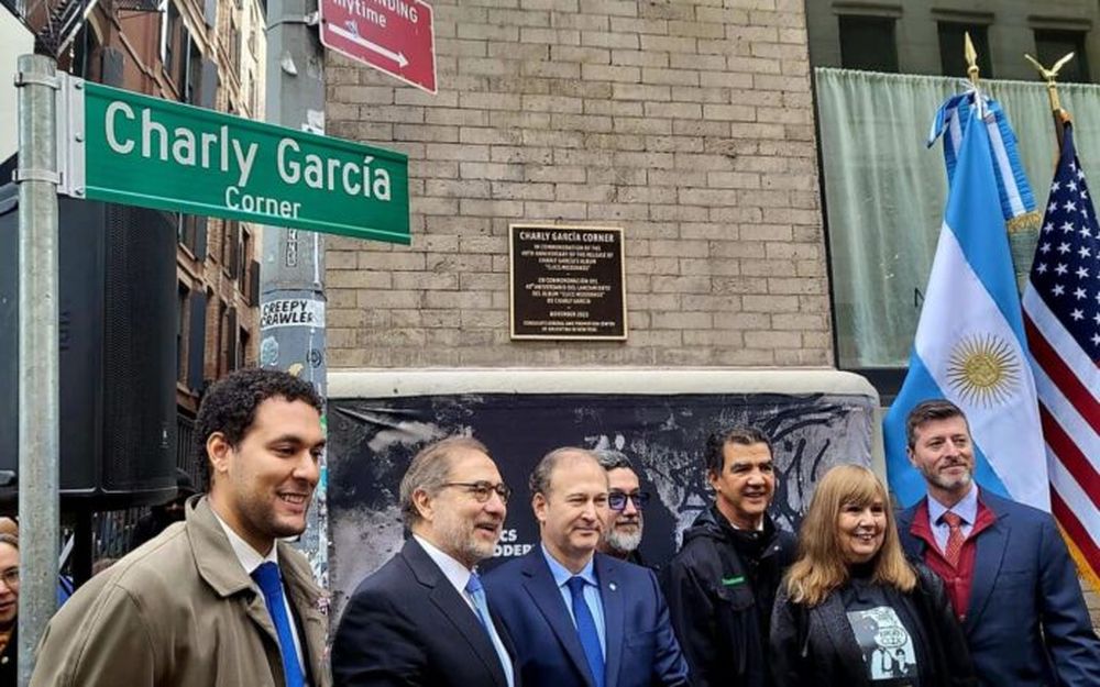 Inauguración de la Charly García Corner en Nueva York.