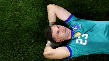 Dibu Martínez, el arquero récord que va por otra Copa.