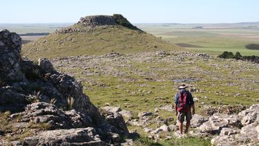 El Cerro El Sombrerito, infaltable en toda postal de Barker.
