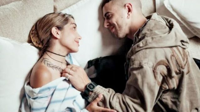 La cantante María Becerra y su pareja, J Rei. (Archivo)