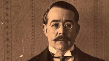 El Día del Escritor se estableció en memoria de Leopoldo Lugones, fundador y primer presidente de la SADE.