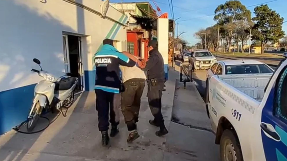 El hombre quedó detenido y los secuestrados, fueron liberados. (La Capital)