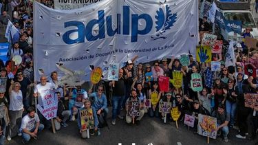 El reclamo universitario sigue en pie. (Foto ADULP)