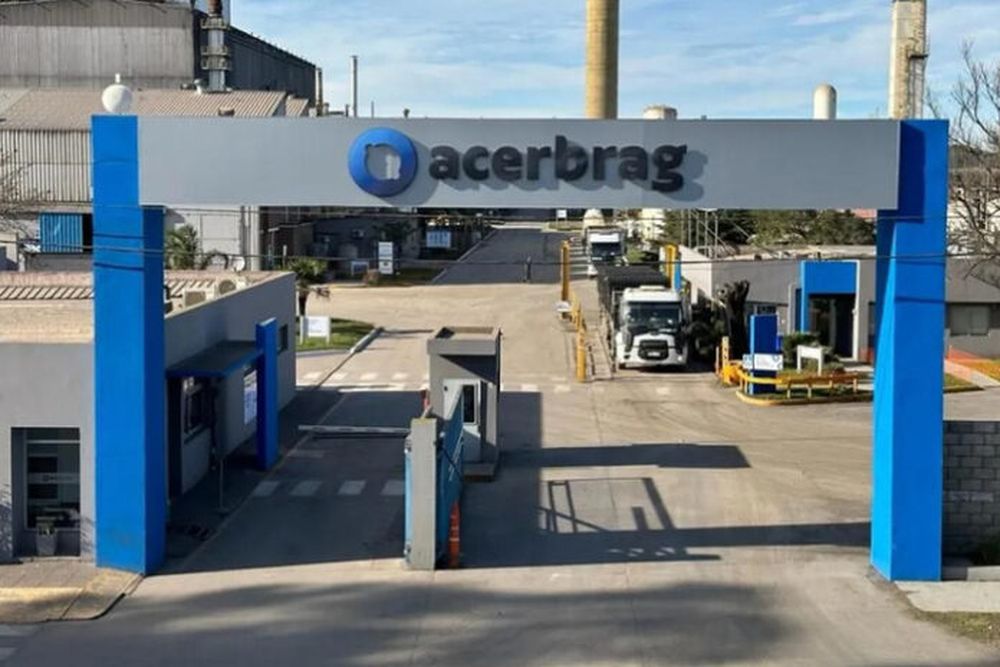 El ingreso de Acerbrag, la principal fábrica de Bragado. (Archivo)