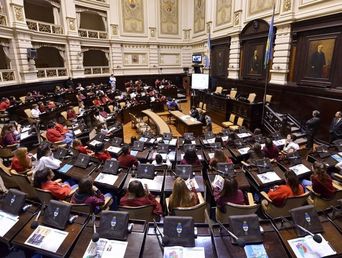 Con la media sanción de la Ley Ema, comienza a ponerse un freno a la violencia digital.