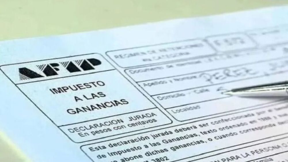 La Administración Federal de Ingresos Públicos (AFIP) determinó que se extenderá el plazo para presentar el formulario de declaración jurada a través del “Sistema de Registro y Actualización de Deducciones del Impuesto a las Ganancias (Siradig)”.