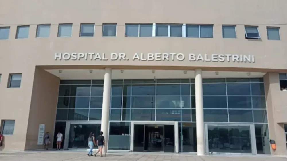 El Policía fue intervenido en el Hospital Balestrini.