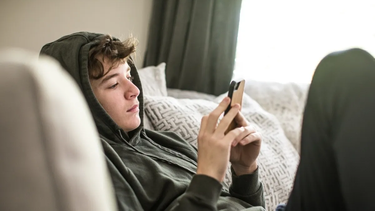 Mientras las redes sociales se popularizan cada vez más, crecen las problemáticas de salud mental a nivel global.