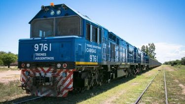 El presidente Javier Milei firmó un decreto para iniciar el proceso de privatización de la empresa ferroviaria estatal Belgrano Cargas y Logística SA.  - Wikipedia -