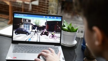 La iniciativa Licencia joven permitirá que estudiantes de quinto y sexto año puedan rendir el examen teórico para sacar el registro de conducir.