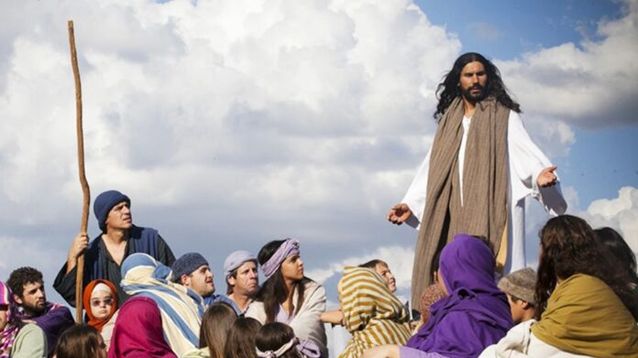 Representación artística Jesús: El Camino en el Vía Crucis Monte Calvario de Castelli. (Turismo Castelli)