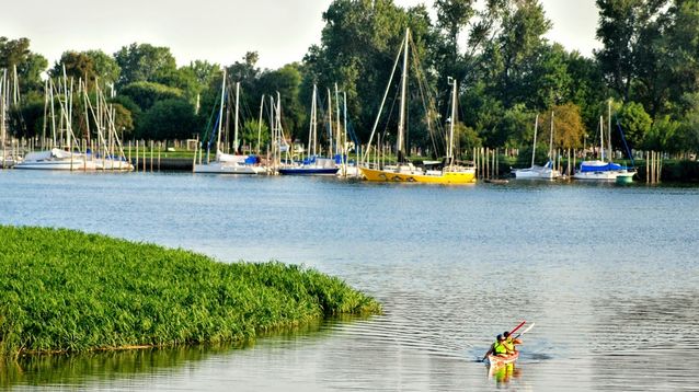 La Isla Santiago es un lugar ideal para practicar deportes náuticos sin motor.