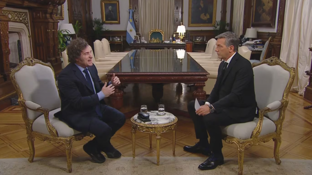 El presidente, Javier Milei, en la entrevista con el periodista Franco Mercuriali por TN. (Imagen de TV - Todos Noticias)