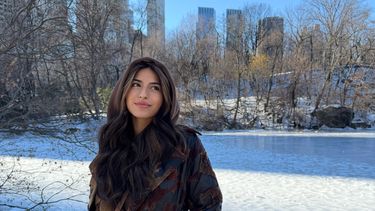 En una Nueva York nevada, Anabel Sánchez está feliz con su debut internacional.