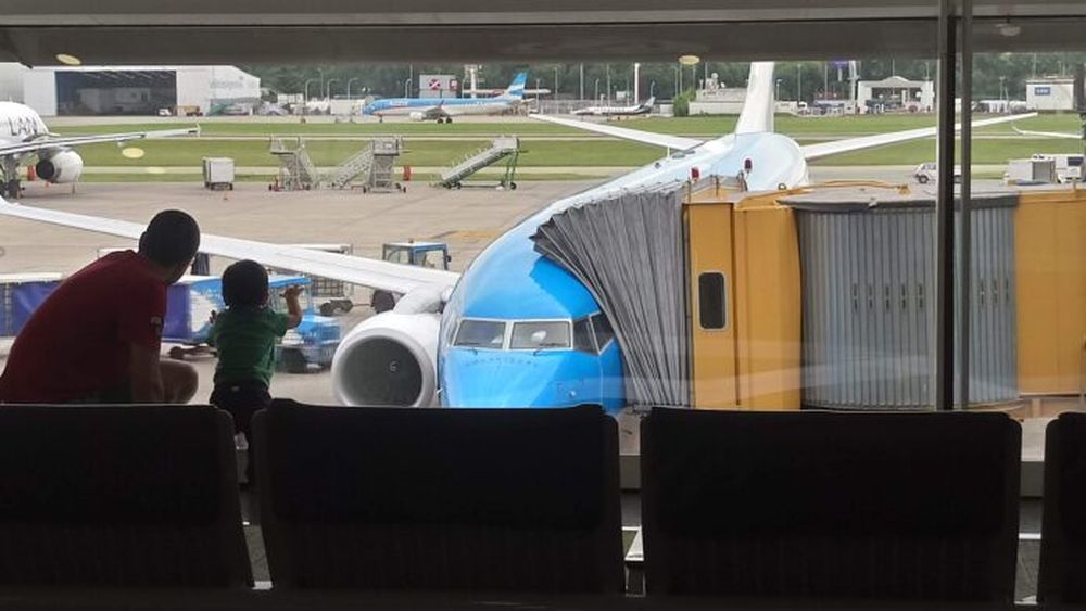 Un viajero en Ezeiza.