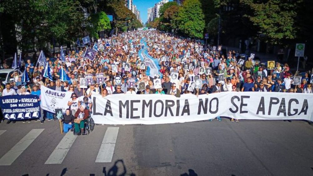 El Día de la Memoria, impactante movilización en Mar del Plata. - Marcelo Núñez -