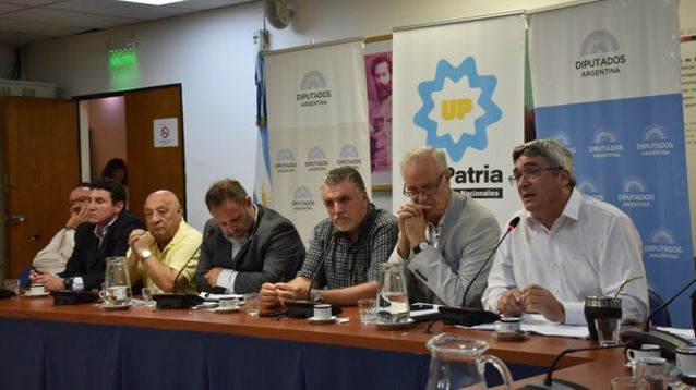 Javier Rodríguez, junto a Daniel Gollán en el encuentro para analizar la iniciativa de Milei. (Prensa MinAgro)