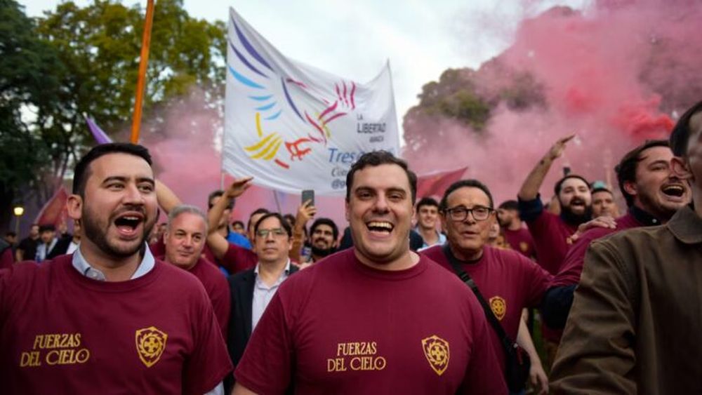 El Gordo Dan al frente de Las Fuerzas del Cielo.