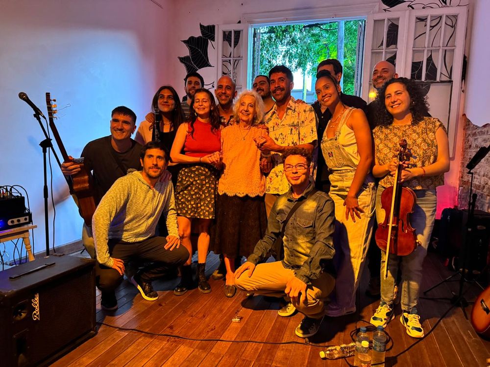 Estela de Carlotto fue homenajeada en La Plata y el gobernador Axel Kicillof estuvo presente.