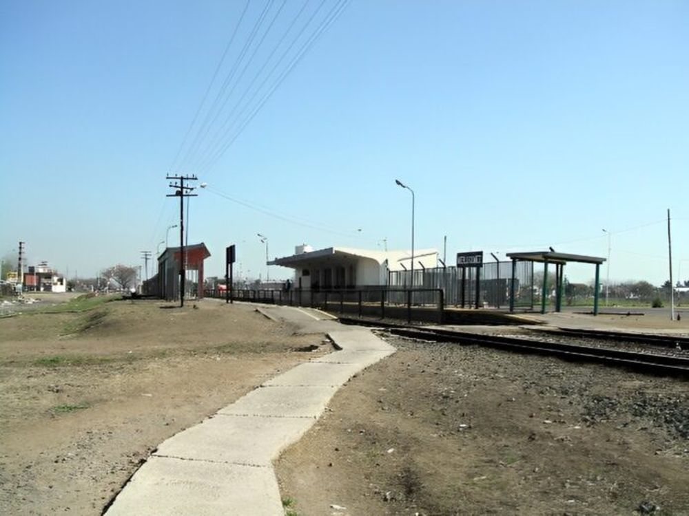 El cuerpo del recién nacido fue encontrado en proximidades de la estación Merlo Gómez. (Wikimapia)