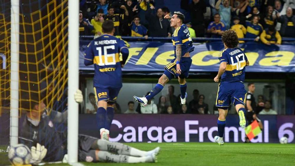 El festejo de los jugadores de Boca tras la goleada frente a Unión.